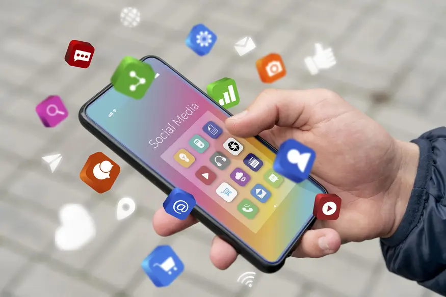 Pourquoi vous devriez nous suivre sur Facebook, Pinterest, YouTube et TikTok